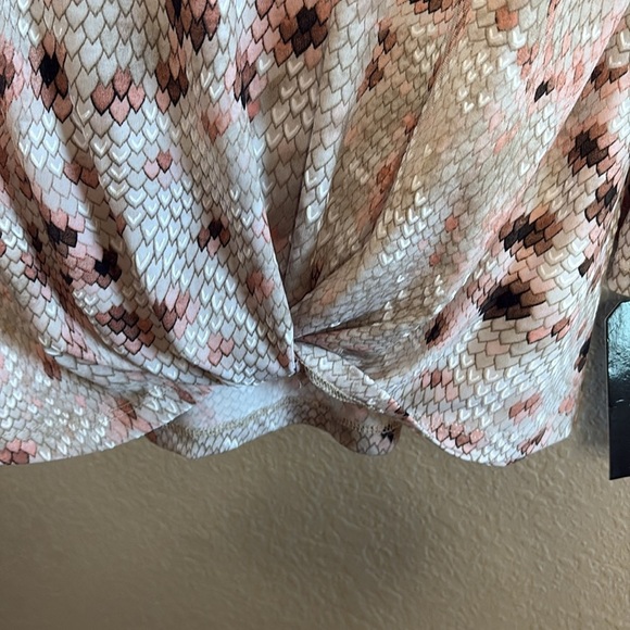 Clara Sun Woo Pink,Tan, White Textured Reptile Print Top/ Size medium/ NWT - Picture 6 of 10